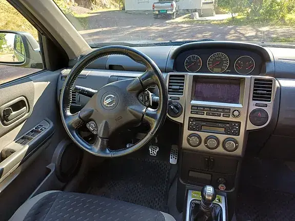 Nissan X-Trail 2006 photo 2