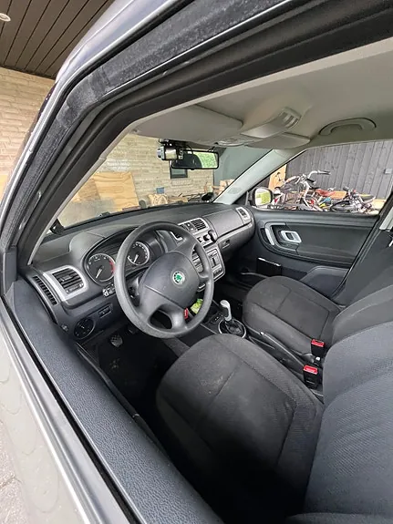 Skoda Fabia 2009 photo 5