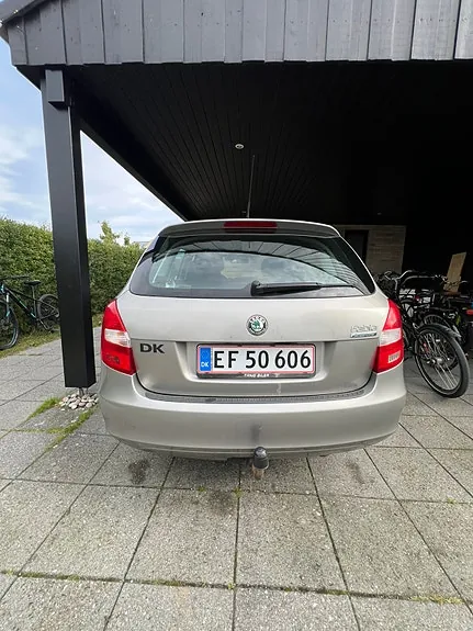 Skoda Fabia 2009 photo 3