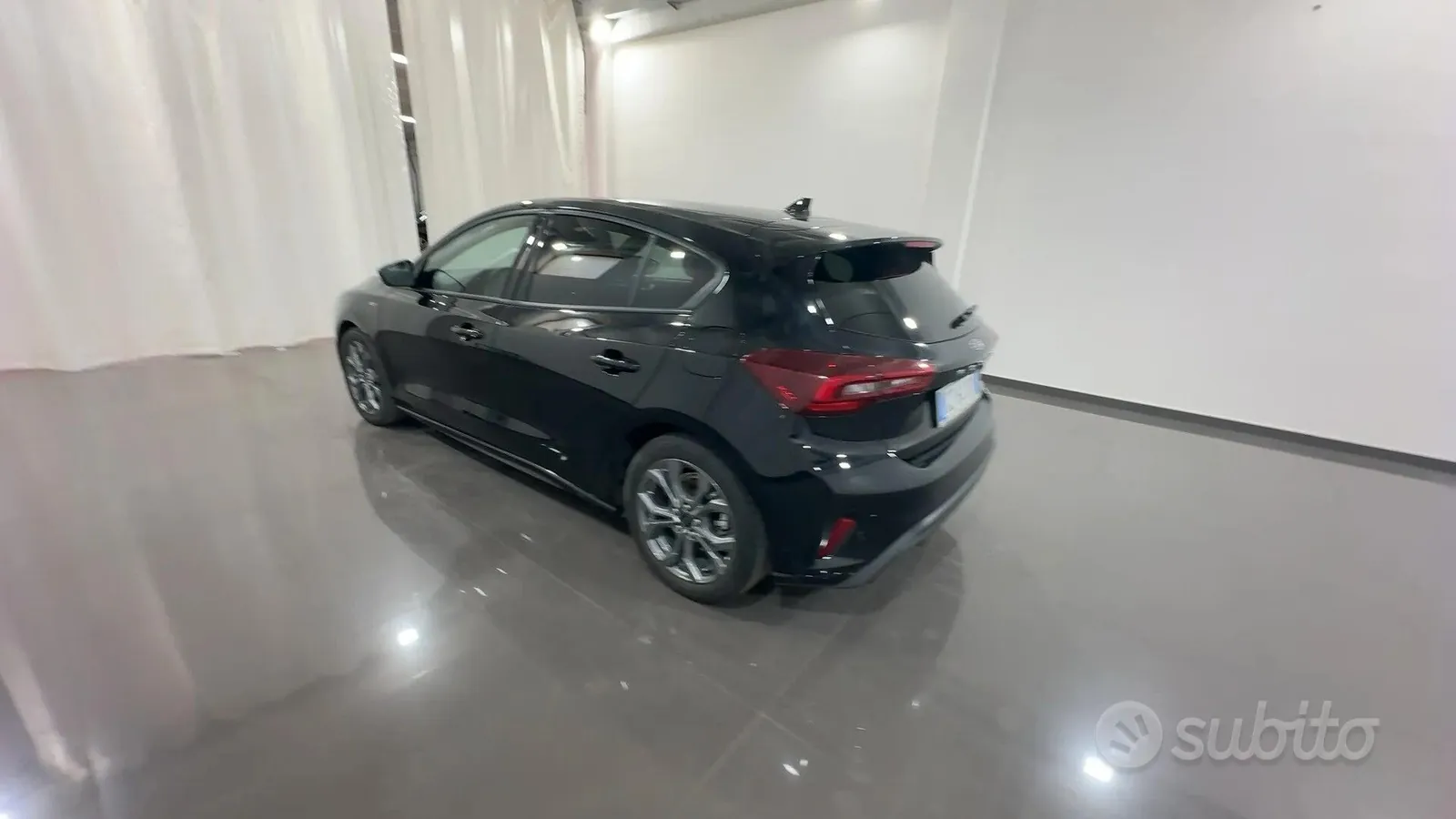Ford Focus 2025 photo 2