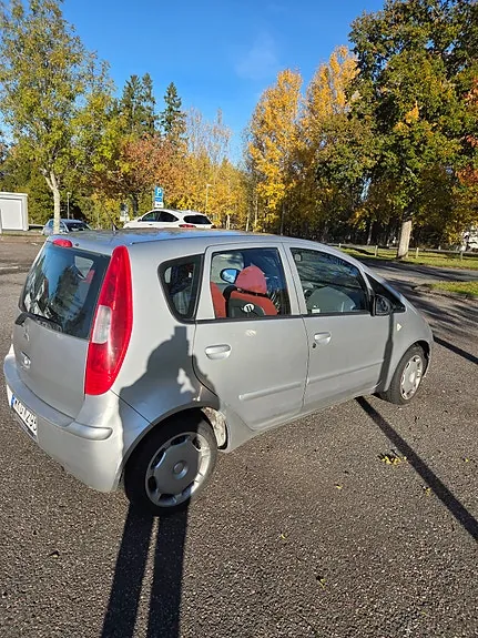 Mitsubishi Colt 2005 photo 2