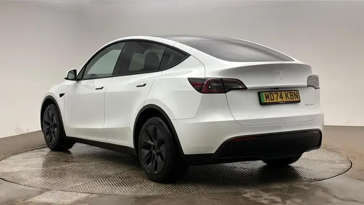 Tesla Model Y 2024 photo 2