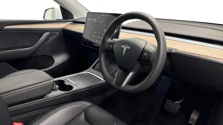 Tesla Model Y 2024 photo 5