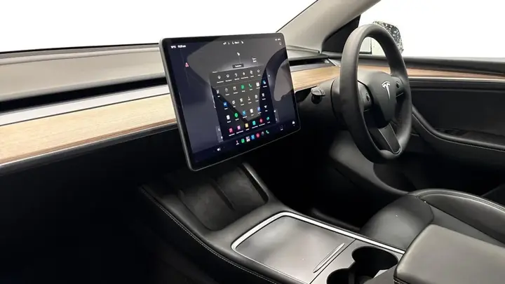 Tesla Model Y 2024 photo 4