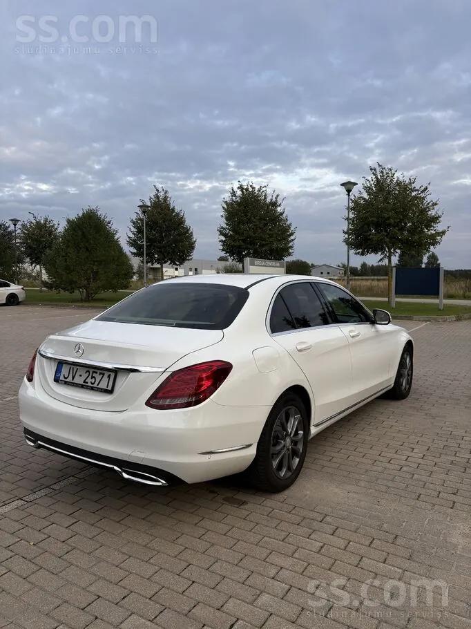 Mercedes-Benz C220 2015 photo 3