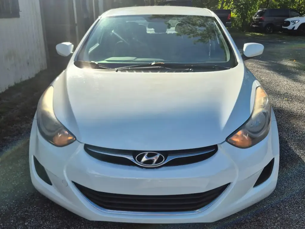 Hyundai Elantra 2013 photo 2
