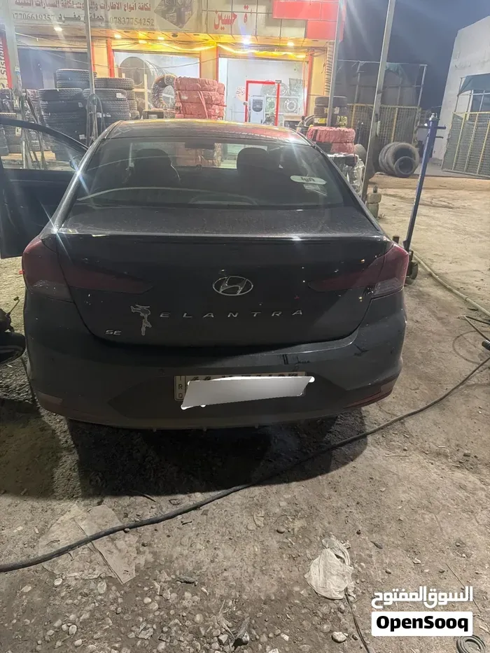 Hyundai Elantra 2019 photo 3