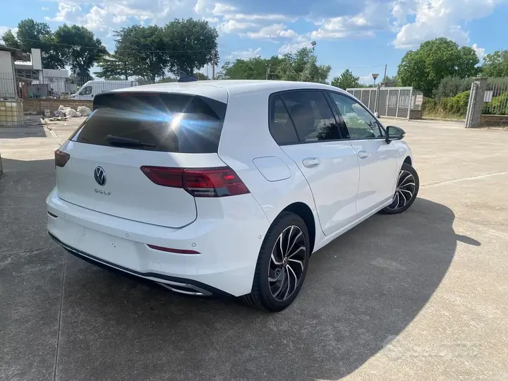 Volkswagen Golf 2023 photo 4