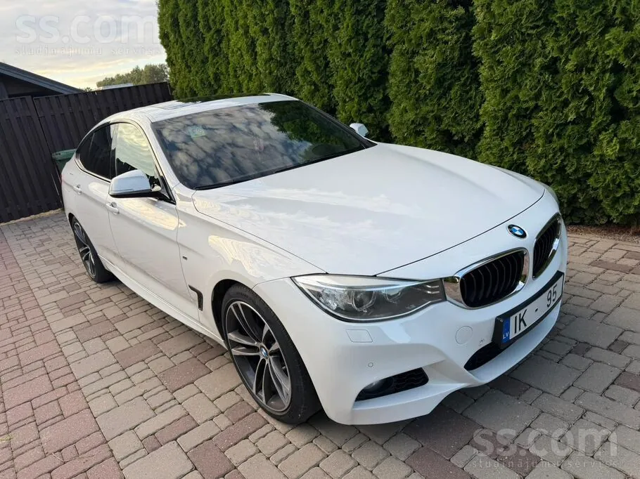BMW 330 2015 photo 2