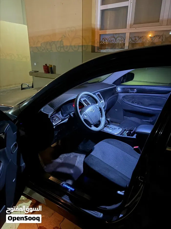 Genesis G80 2012 photo 4