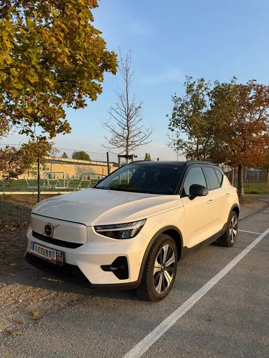 Volvo Xc40 2022 photo 2
