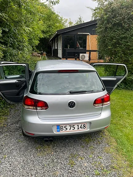 Volkswagen Golf 2010 photo 2