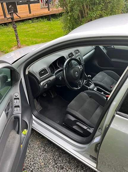 Volkswagen Golf 2010 photo 3