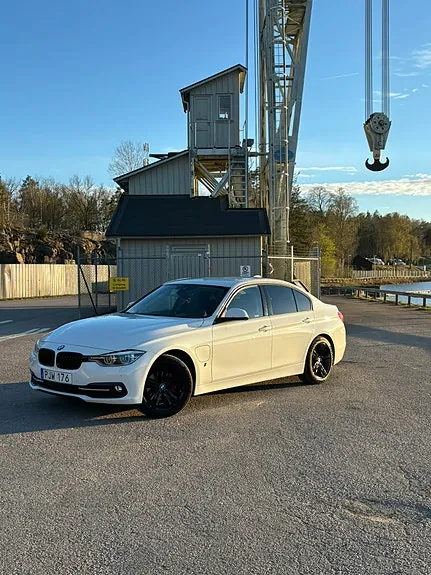 BMW 330E