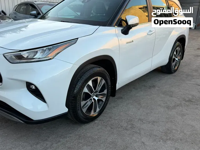 Toyota Highlander 2023 photo 3