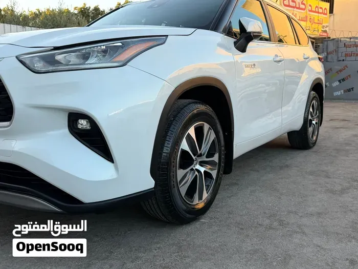 Toyota Highlander 2023 photo 4