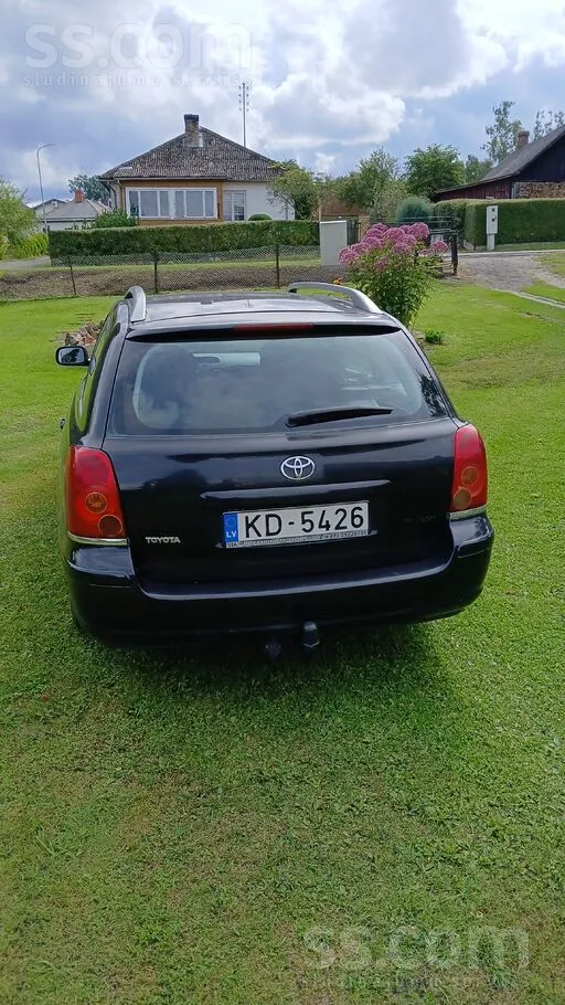 Toyota Avensis 2005 photo 2