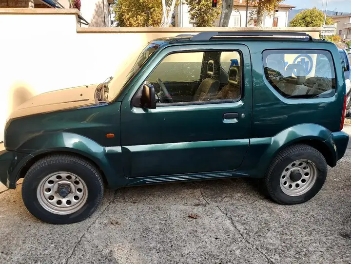 Suzuki Jimny 2000 photo 2