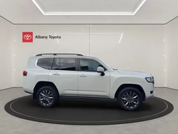 Toyota Land Cruiser 2024 photo 3