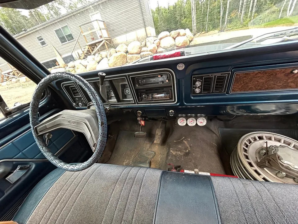 Ford F250 1978 photo 3