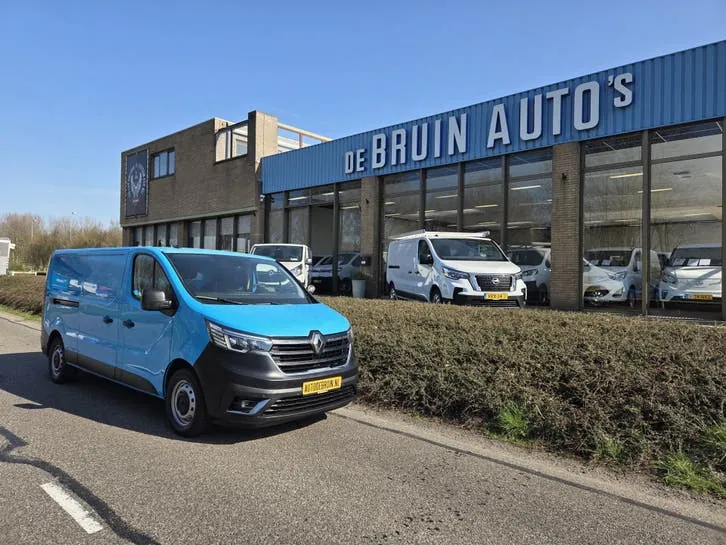 Renault Trafic 2022 photo 3