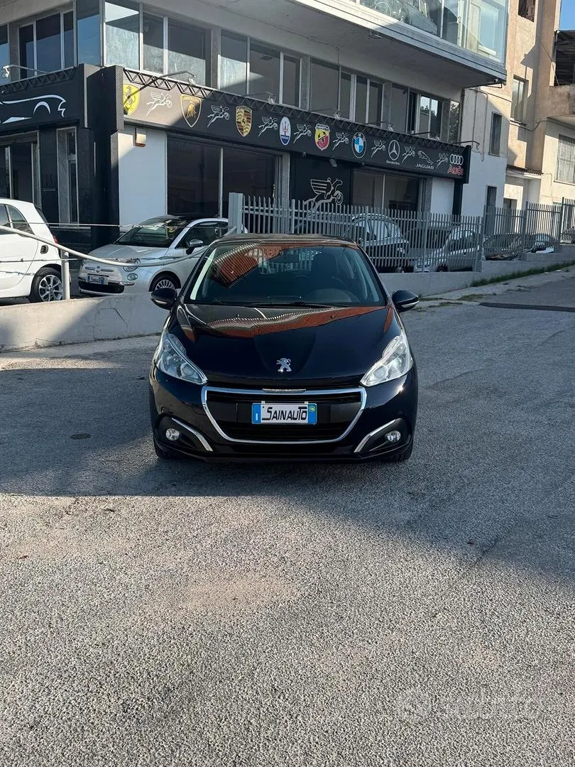 Peugeot 208 2015 photo 2
