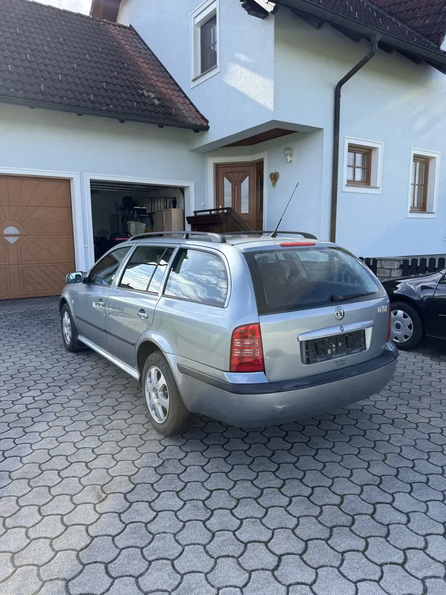 Skoda Octavia 2005 photo 3