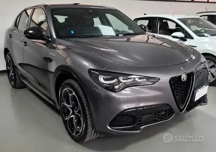 Alfa Romeo Stelvio 2023 photo 2