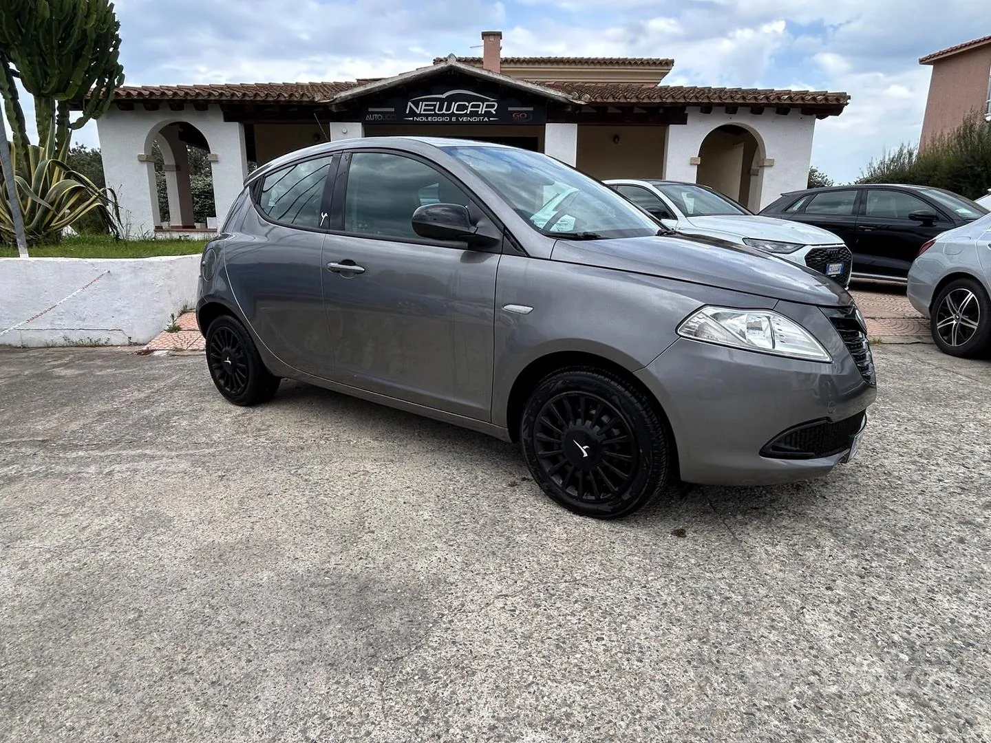 Lancia Ypsilon