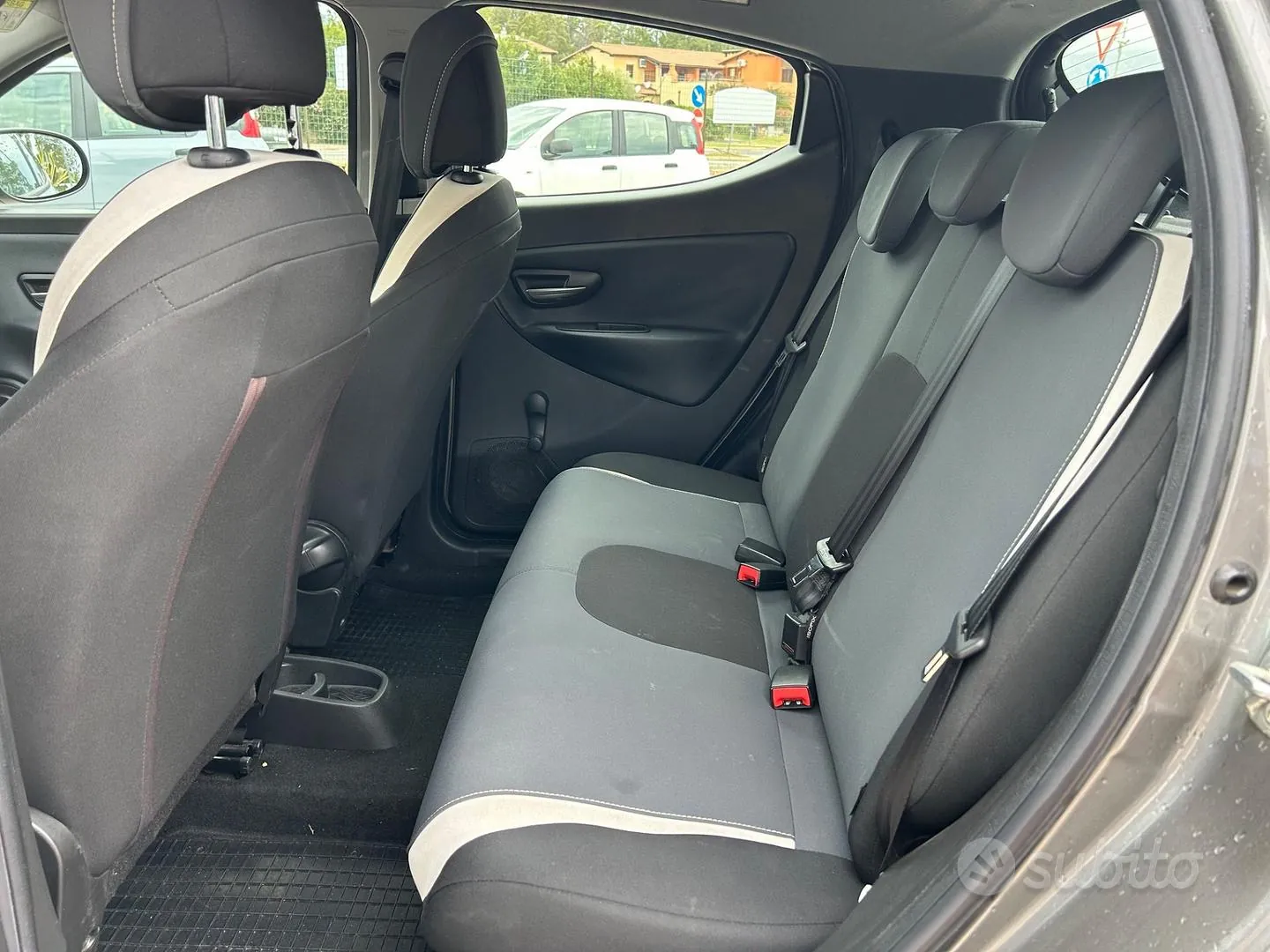 Lancia Ypsilon 2014 photo 3