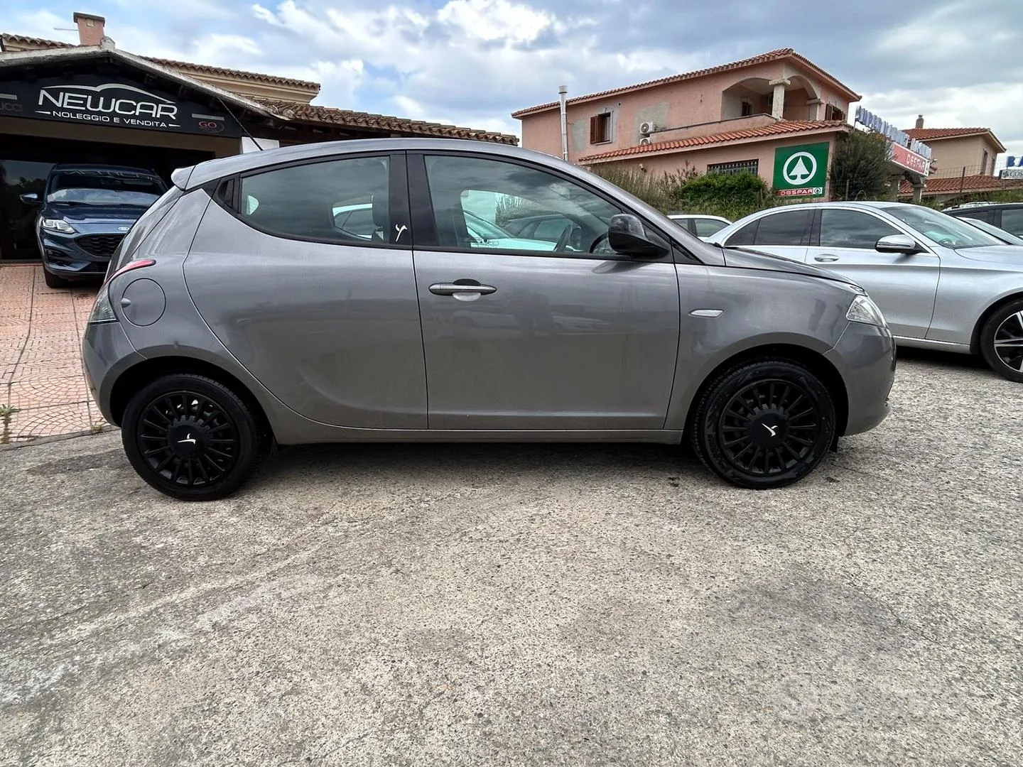 Lancia Ypsilon 2014 photo 2