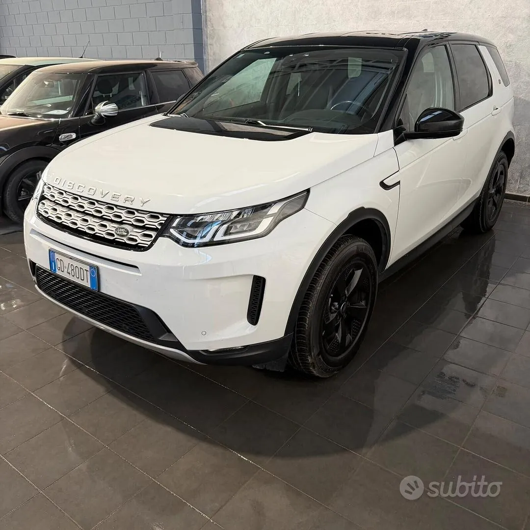 Land Rover Discovery Sport 2021 photo 2