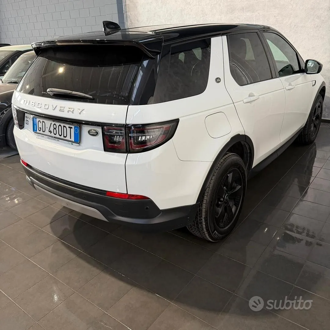 Land Rover Discovery Sport 2021 photo 5