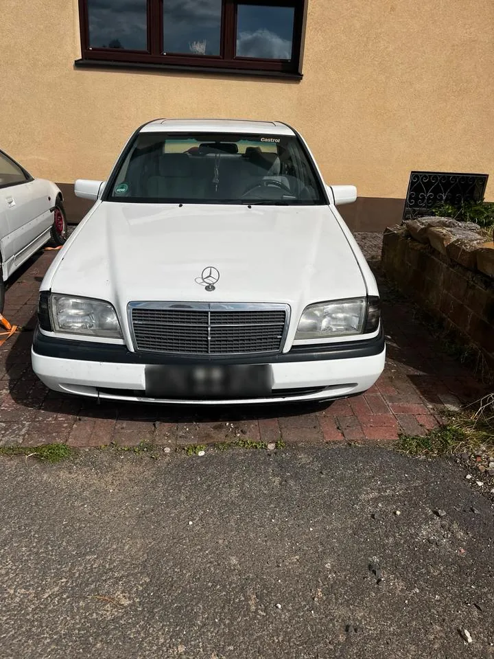 Mercedes-Benz W202