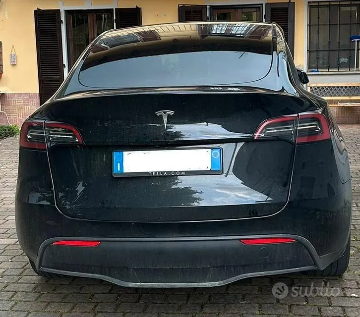 Tesla Model Y 2023 photo 4
