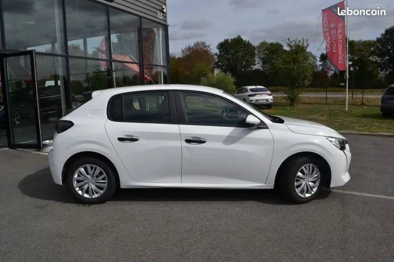 Peugeot 208 2022 photo 3