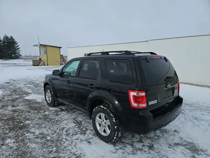 Ford Escape 2012 photo 2