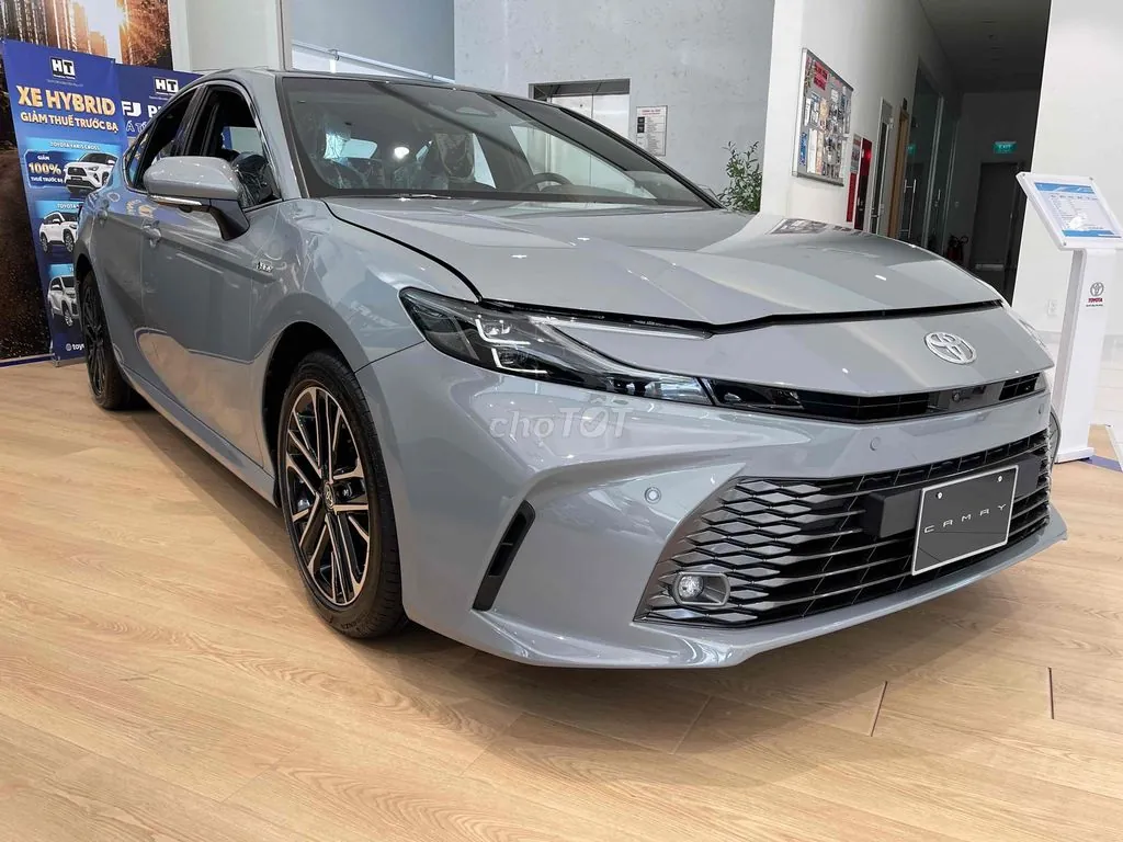 Toyota Camry 2026 photo 2