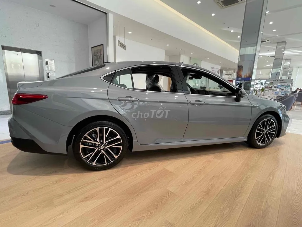 Toyota Camry 2026 photo 5