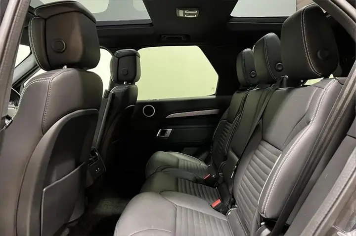 Land Rover Discovery 2024 photo 5