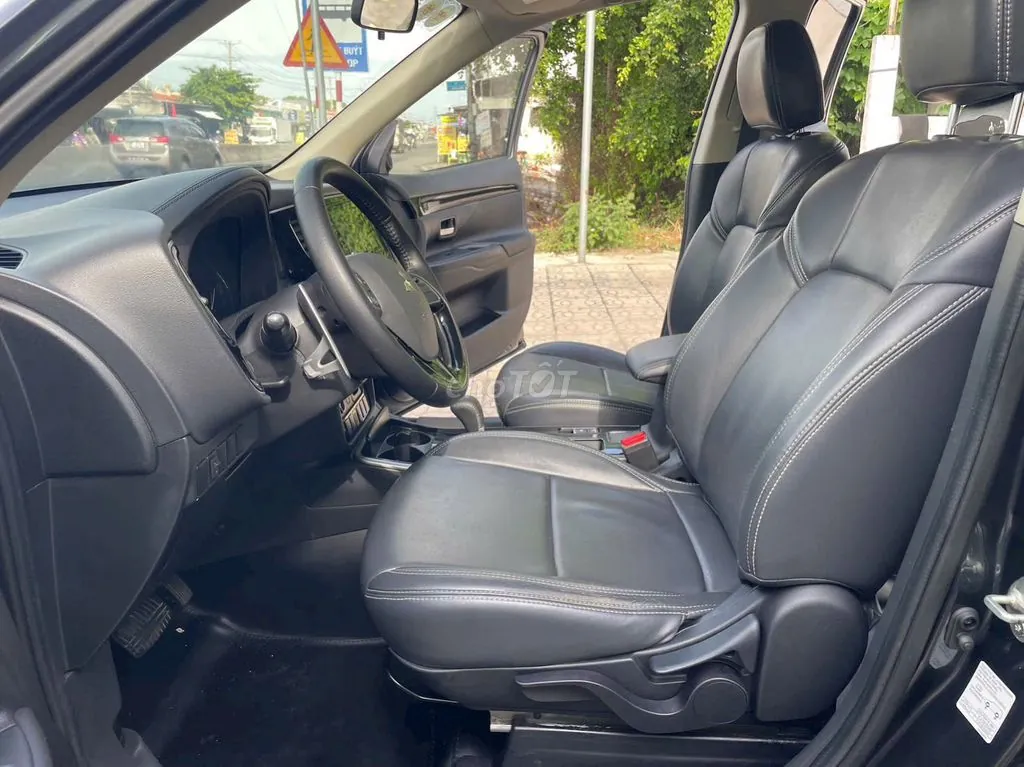 Mitsubishi Outlander 2020 photo 4