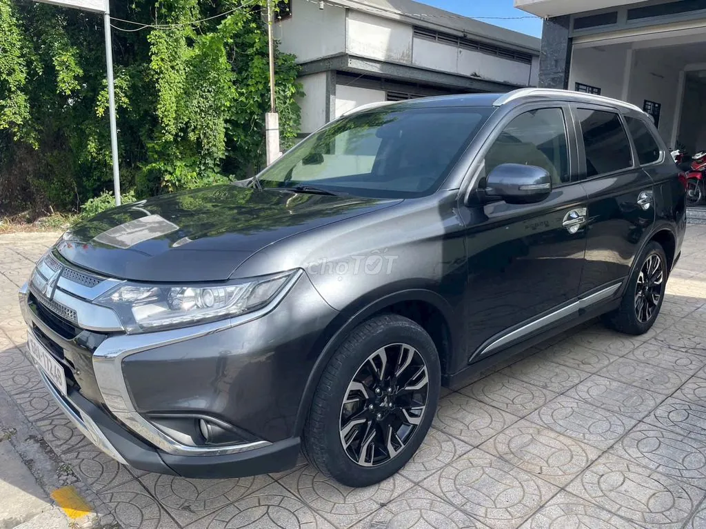 Mitsubishi Outlander 2020 photo 2