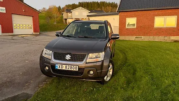 Suzuki Grand Vitara 2012 photo 2
