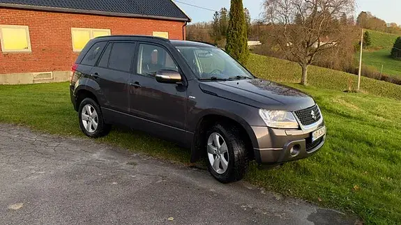 Suzuki Grand Vitara 2012 photo 3