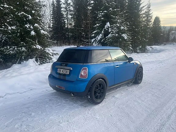 Mini One 2012 photo 3