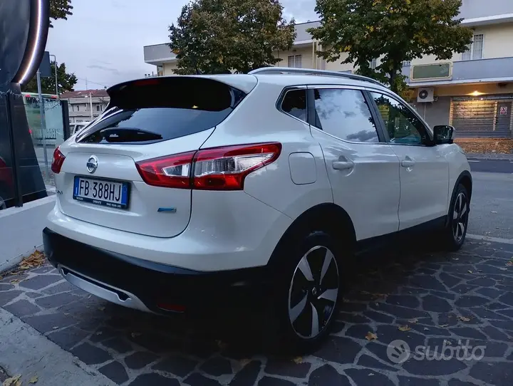 Nissan Qashqai 2015 photo 3