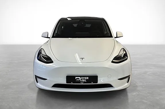 Tesla Model Y 2023 photo 2