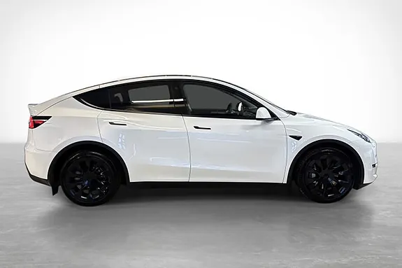 Tesla Model Y 2023 photo 4