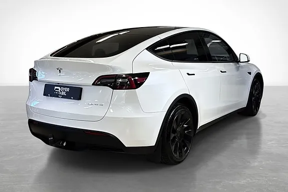 Tesla Model Y 2023 photo 5
