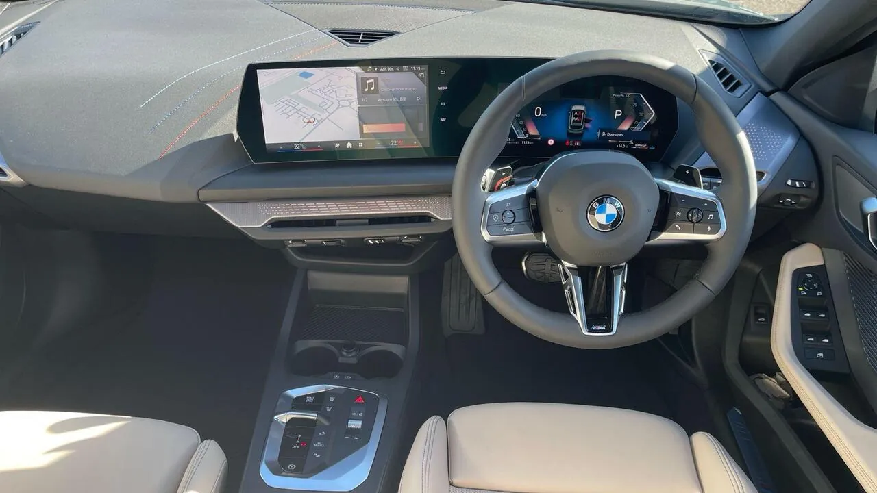 BMW 1 Series 2026 photo 4